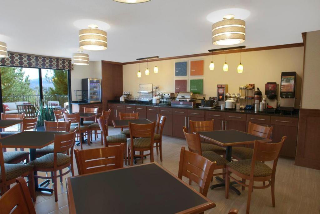 Quality Inn & Suites Досонвілль Екстер'єр фото