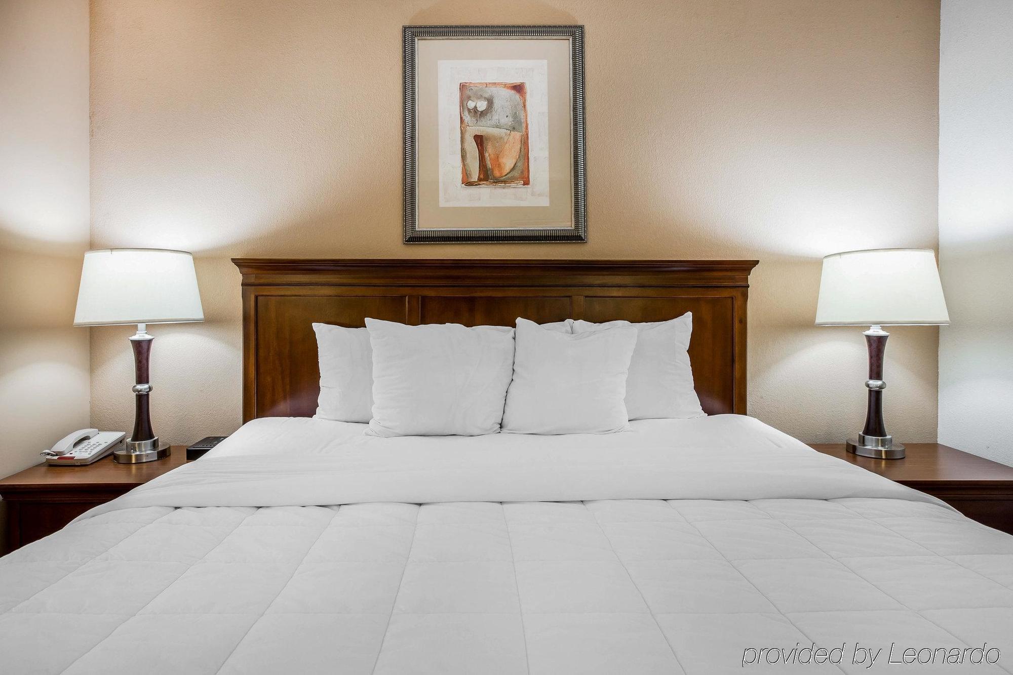 Quality Inn & Suites Досонвілль Екстер'єр фото
